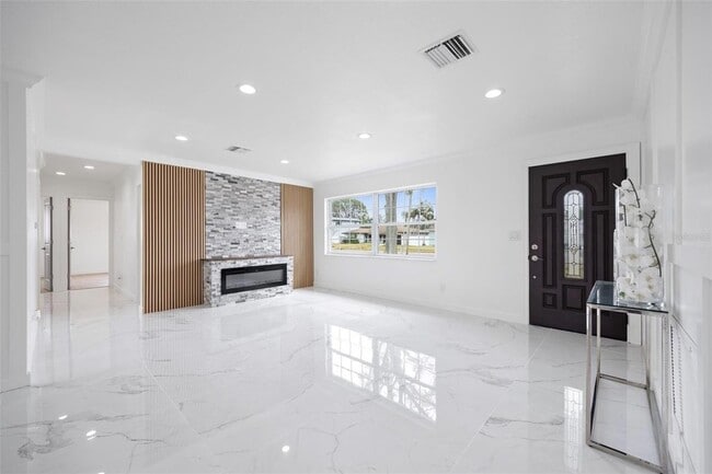 Building Photo - 1817 Oregon Ave NE