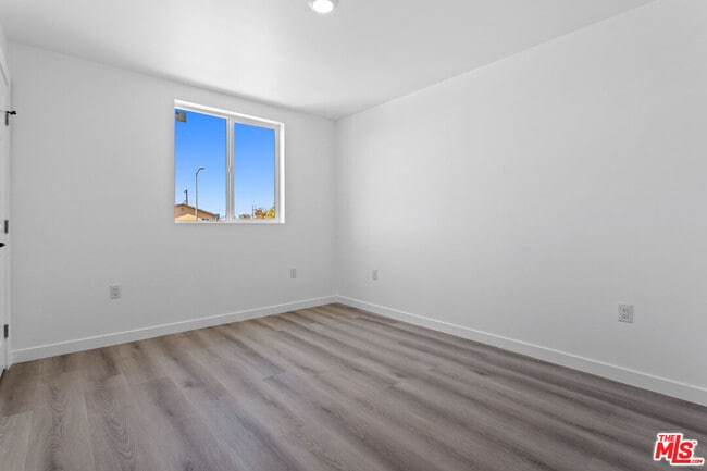 Building Photo - 442 E 118th St