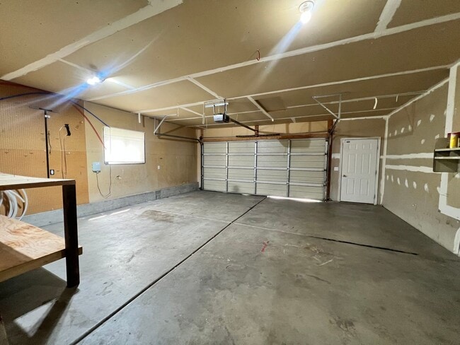 Building Photo - Great Property South of Town