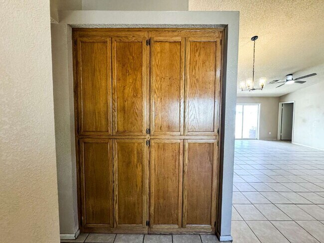 Building Photo - "Newly Renovated 4-Bedroom, 2 Bathroom Home in Yuma!"