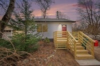 Building Photo - 808 E Cross St