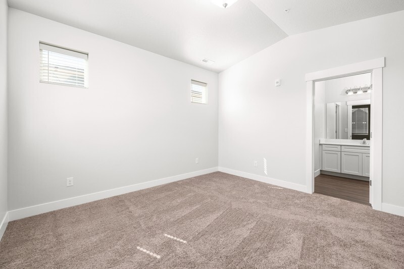 Building Photo - 359 W 785 N