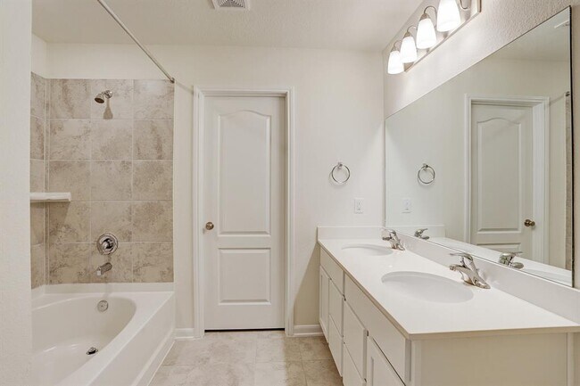 Building Photo - 28410 Bobcat Bayou Dr