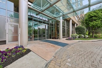 Building Photo - 8100 River Rd