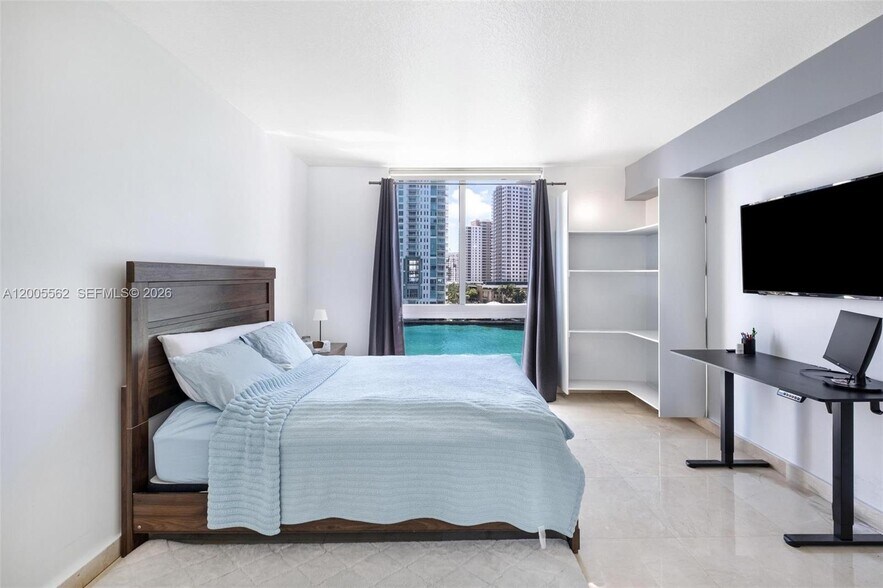 Building Photo - 325 S Biscayne Blvd