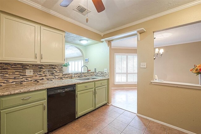 Building Photo - 14947 Heritage Wood Dr