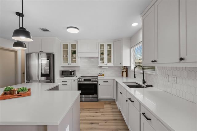 Building Photo - 2031 Lake Trail Dr