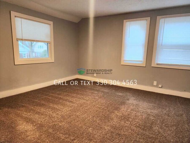 Building Photo - 1603 Hampton Rd