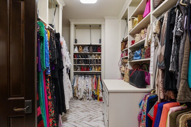 Building Photo - 5007 Cedar Creek Dr