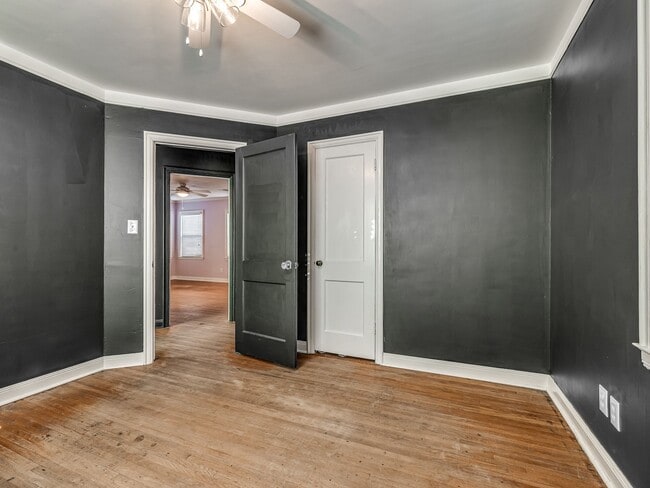 Building Photo - 458 S Indianapolis Ave