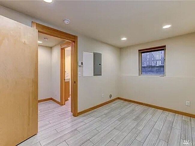 Building Photo - 6025 California Ave SW