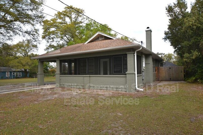 Building Photo - 1127 Oakhill St