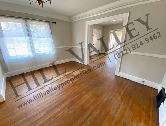 Building Photo - Three Bedroom Home in Edgewood Grove