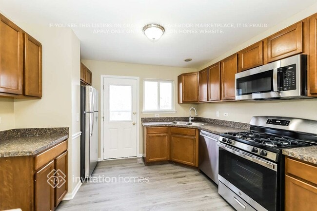 Building Photo - 180 E Big Horn Dr