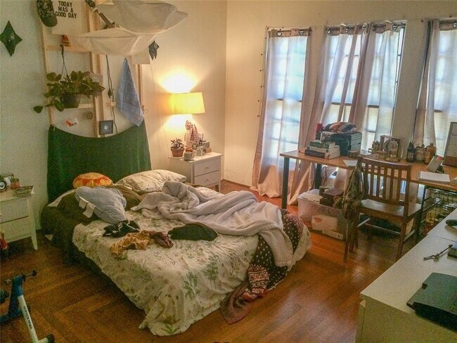 Building Photo - 3111 Harris Park Ave