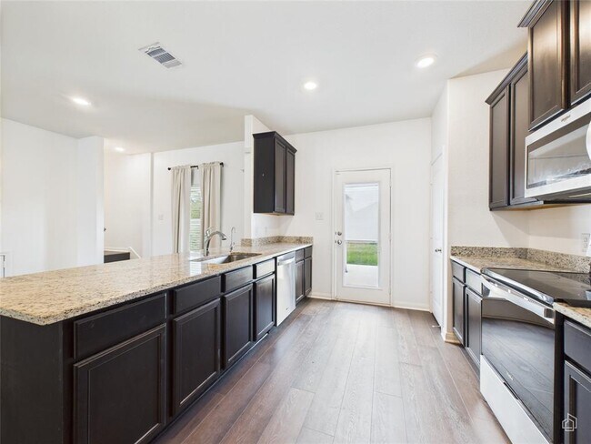 Building Photo - 1687 Twin Estates Dr