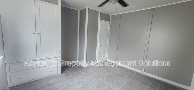 Building Photo - 527 S Magnolia Ave