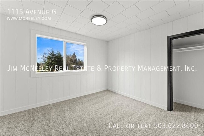 Building Photo - 1115 Avenue G
