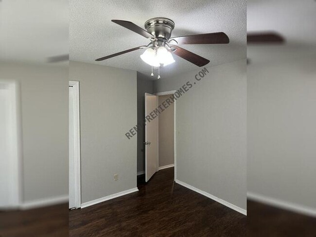 Building Photo - 2437 NW 112th St