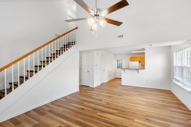 Building Photo - 5013-5015-5015 Betty Jean Way