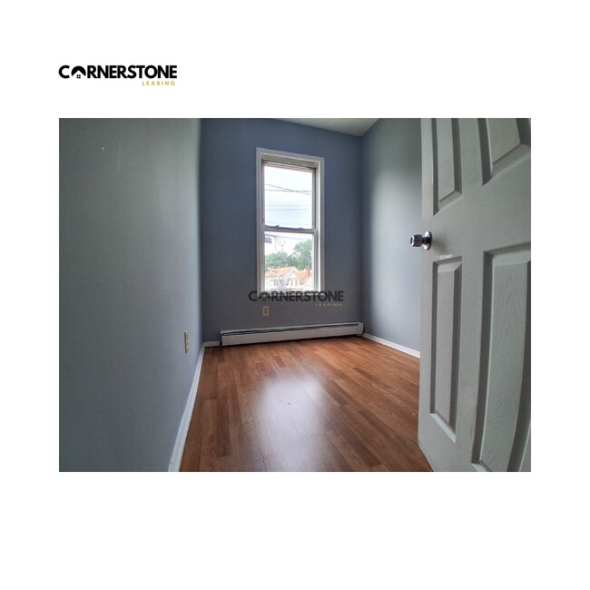 Building Photo - 7 N Straight St