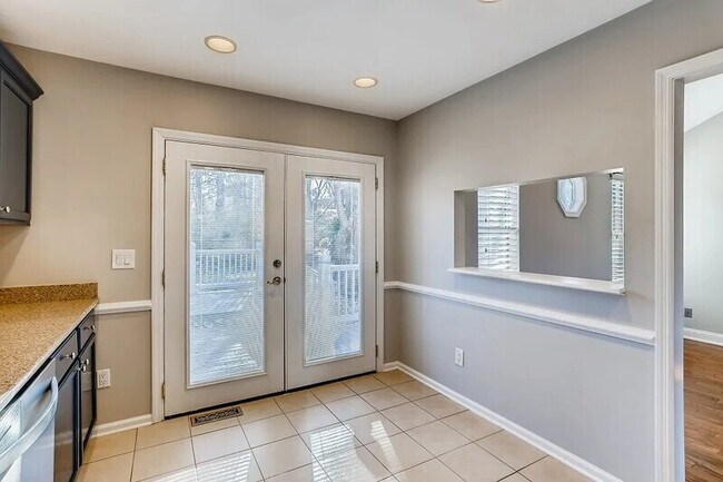 Building Photo - 4150 Lake Mist Dr NW