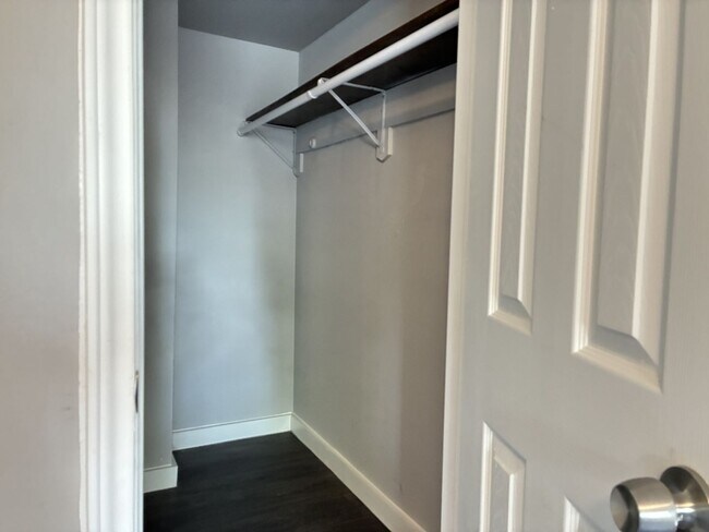 Building Photo - 7510 Shady Villa Lane #22