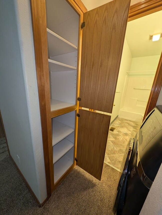 Building Photo - BS01