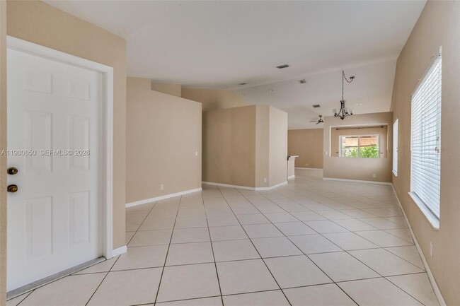 Building Photo - 1046 Golden Cane Dr