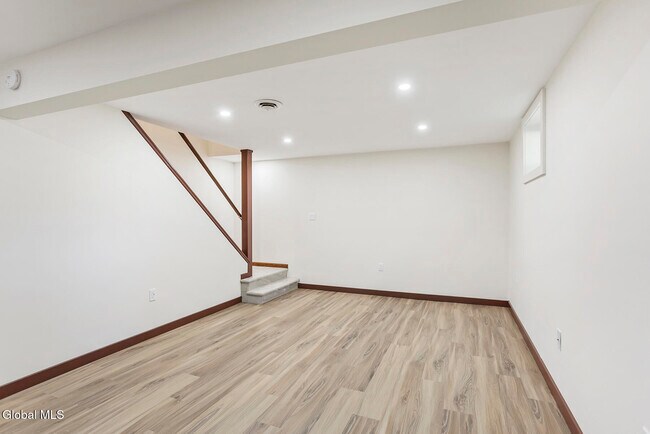 Building Photo - 62 Devitt Rd