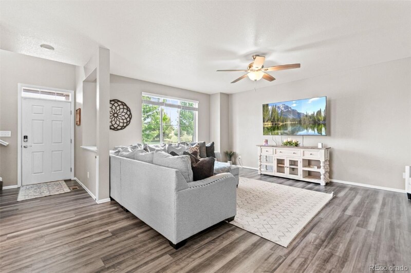 Building Photo - 11684 Park S Loop