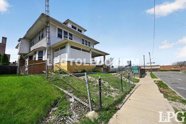 Building Photo - 414 Platt St