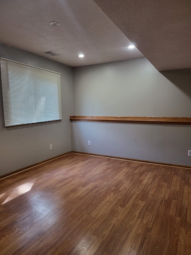 Building Photo - 14449 Hollow Park Ln