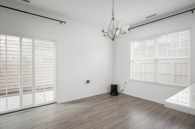 Building Photo - 2040 Canning Pl