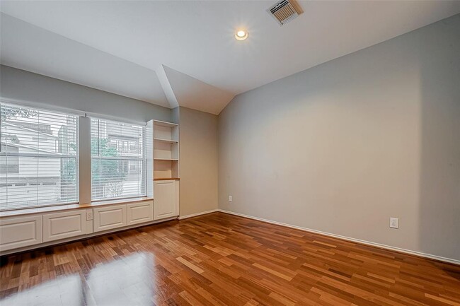 Building Photo - 804 Nicholson St