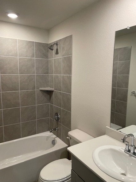 Building Photo - 3116 Kingsgarden Rd