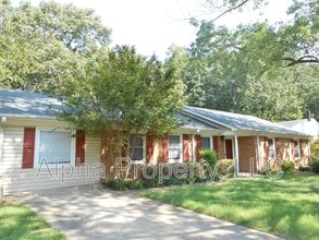 Building Photo - 20 Clearfield Rd