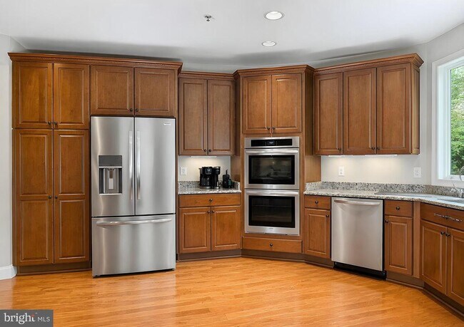 Building Photo - 23017 Holloway Ct