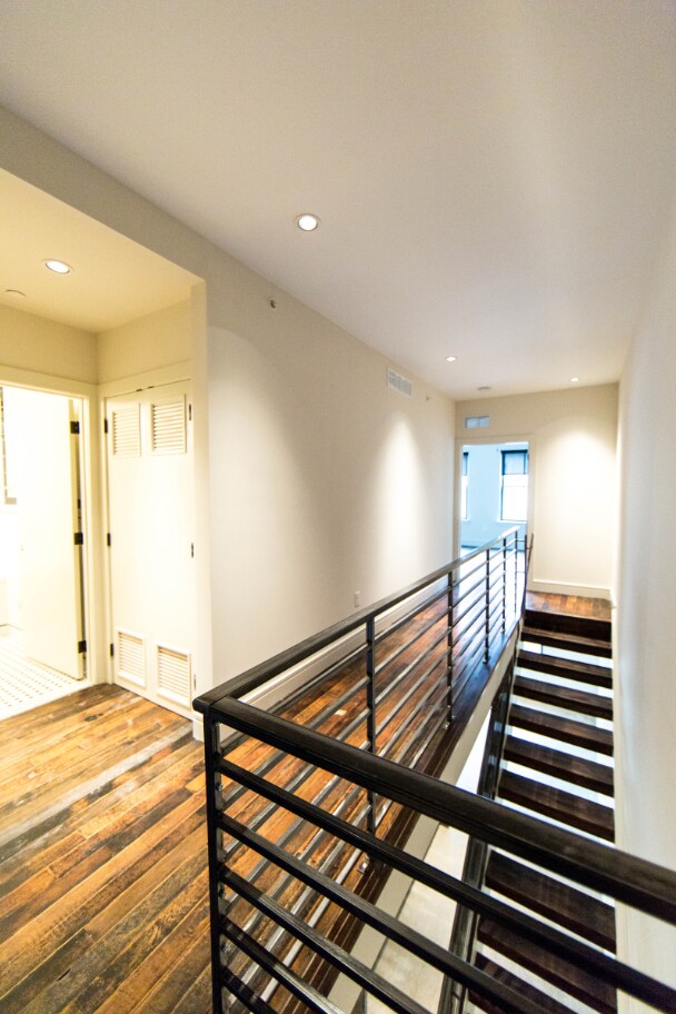 Building Photo - 1833 Fairmount Ave