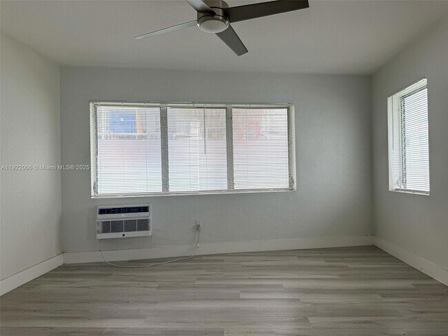 Building Photo - 10190 E Bay Harbor Dr