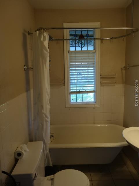 Building Photo - 402 Ayrshire St