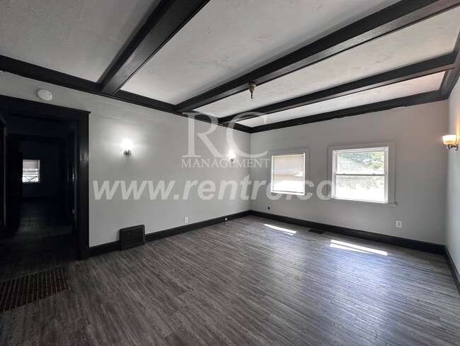 Building Photo - 223 Kentucky-