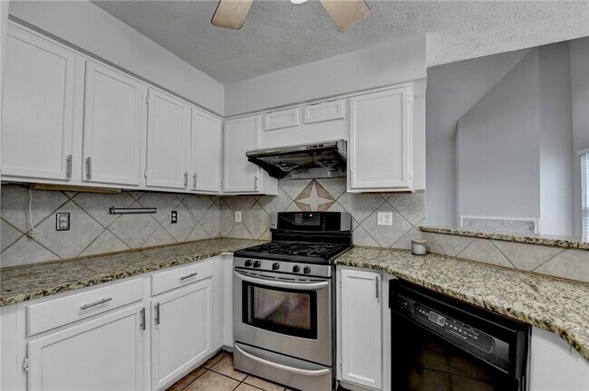 Building Photo - 1112 Ashbury Dr