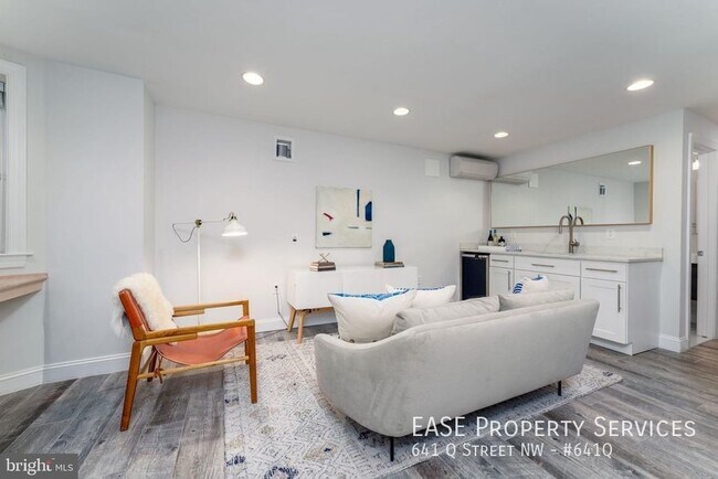 Building Photo - 641 Q St NW