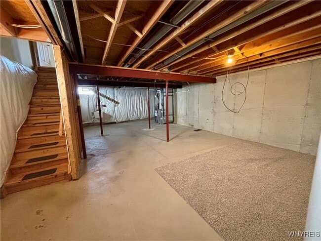 Building Photo - 1696 Orchard Park Rd