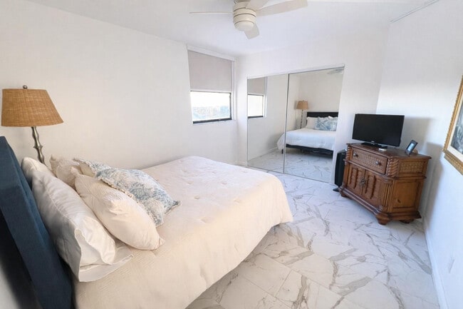 Building Photo - 2900 NE 14th Street Causeway