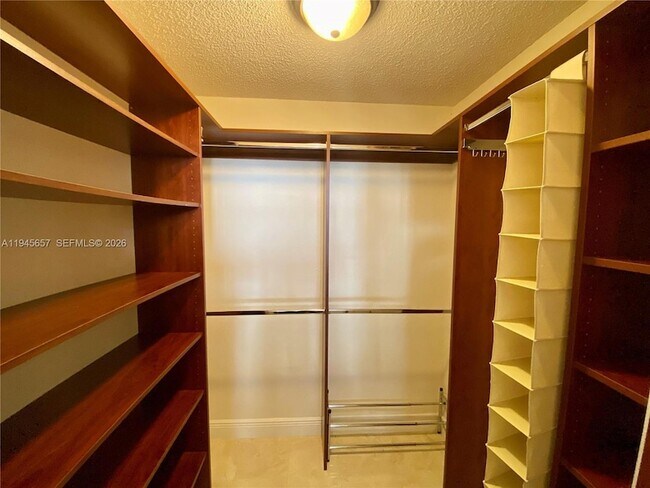 Building Photo - 17011 N Bay Rd