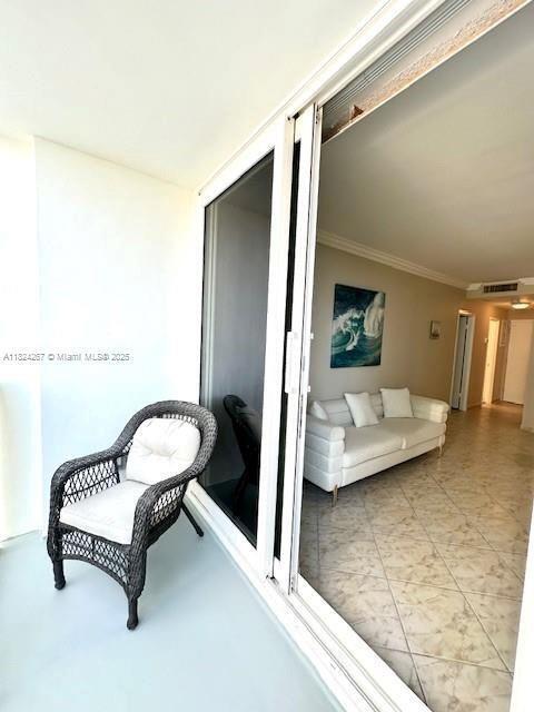 Building Photo - 3505 S Ocean Dr