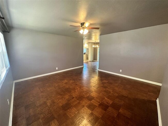 Building Photo - 1321 Garland Dr