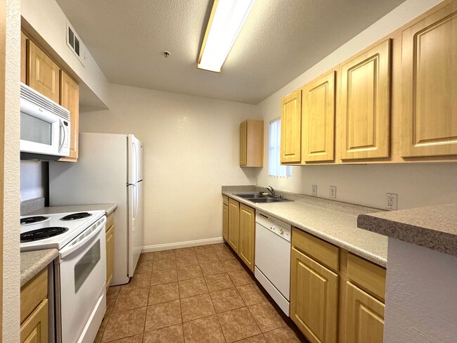 Building Photo - 6955 N Durango Dr